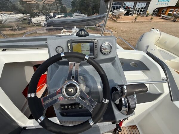<strong>BENETEAU</strong></br>FLYER 6.6 SUNDECK – Image 10