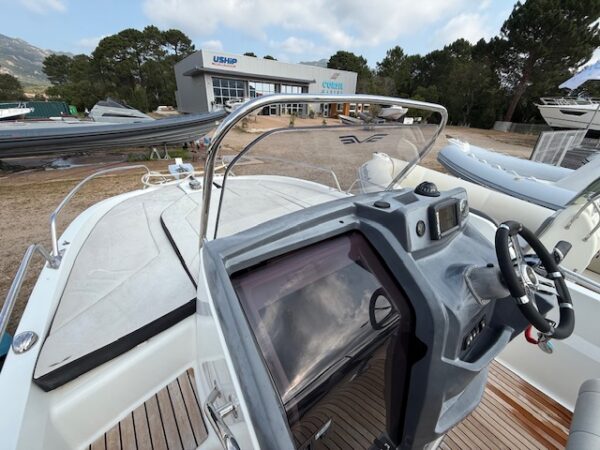 <strong>BENETEAU</strong></br>FLYER 6.6 SUNDECK – Image 8