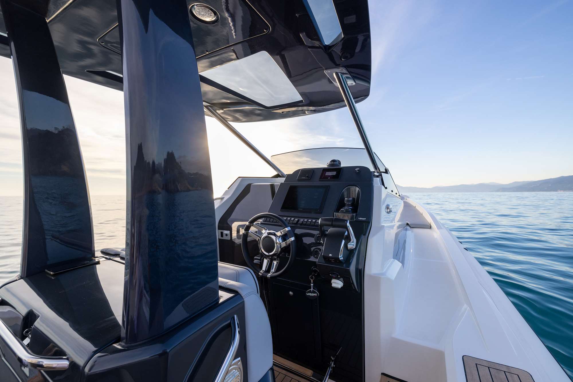 <strong>LOMAC</strong></br>GRANTURISMO 12.5 CRUISER – Image 9