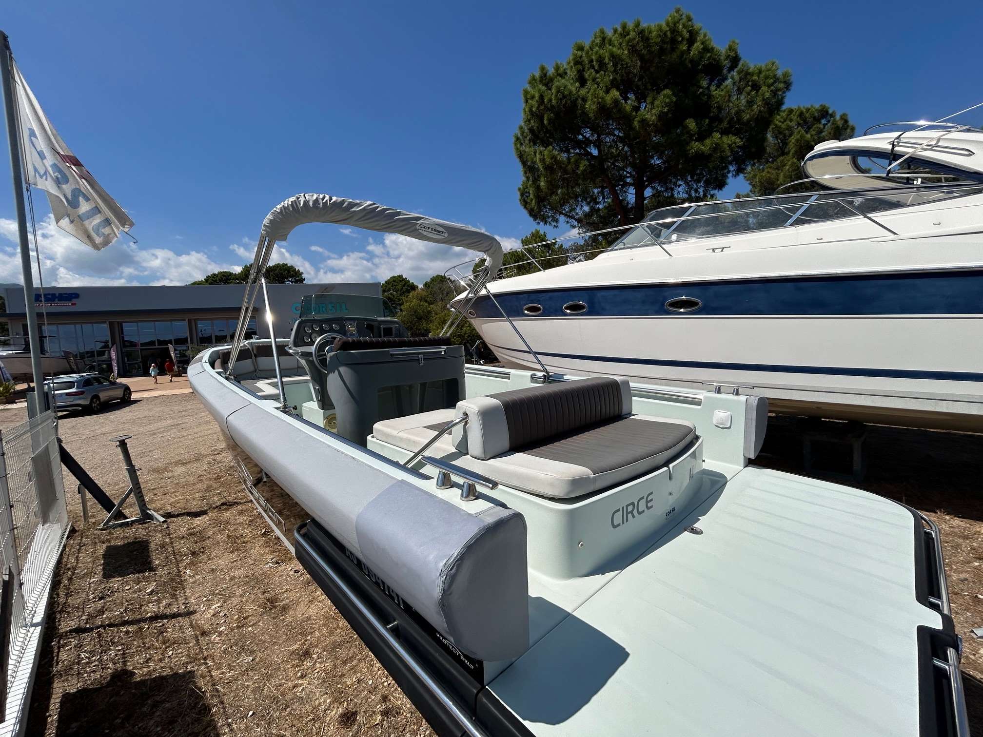 <strong>EXPRESSION</strong></br>25 – Image 3