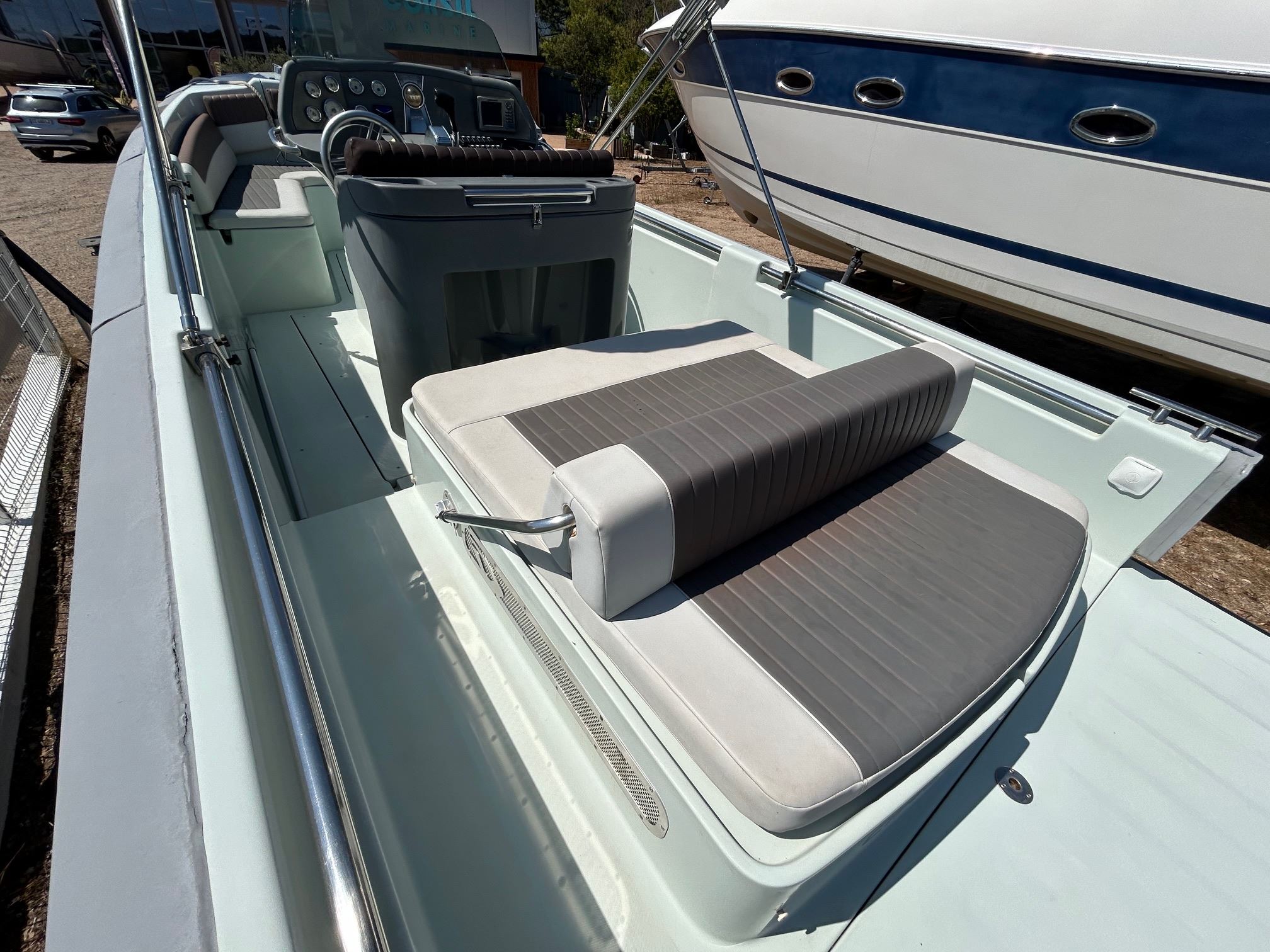 <strong>EXPRESSION</strong></br>25 – Image 4