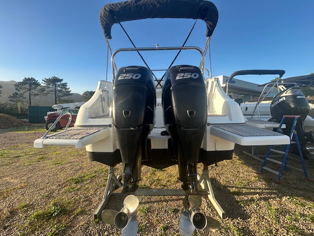 <strong>BENETEAU</strong></br>FLYER 8.8 SUNDECK – Image 3