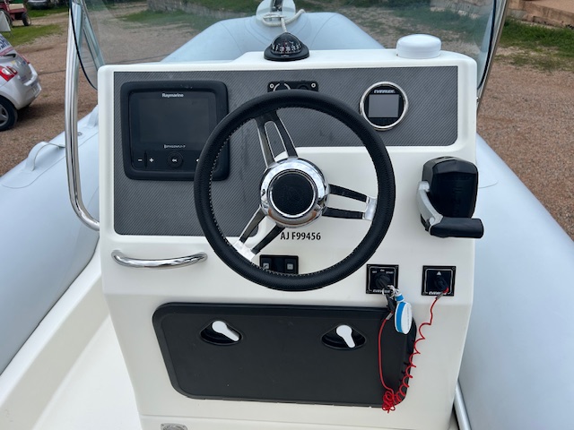 <strong>ZODIAC</strong></br>580 NEO LIMITED – Image 7