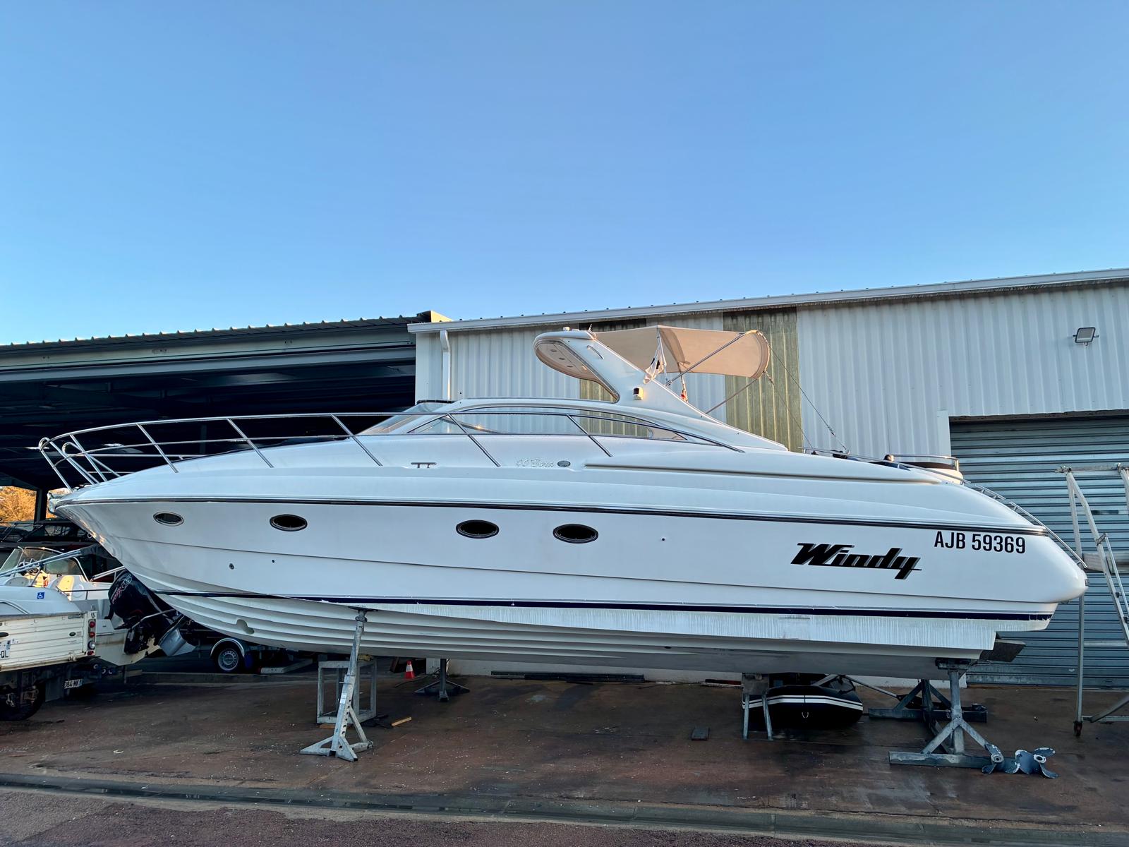 <strong>WINDY</strong></br>40 BORA – Image 4