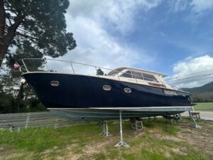 <strong>SOLARE</strong></br>LOBSTER 43