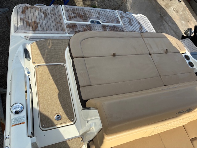 <strong>SEA RAY</strong></br>270 SDX – Image 5