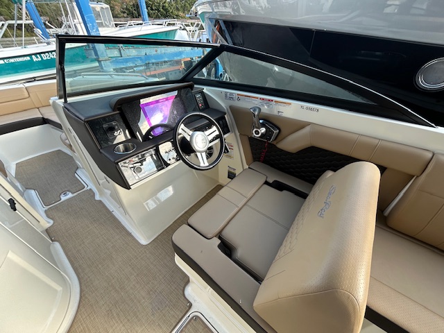 <strong>SEA RAY</strong></br>270 SDX – Image 6