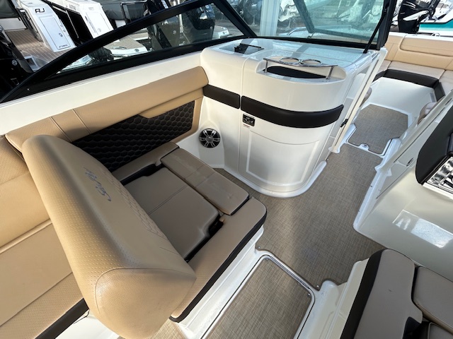 <strong>SEA RAY</strong></br>270 SDX – Image 7