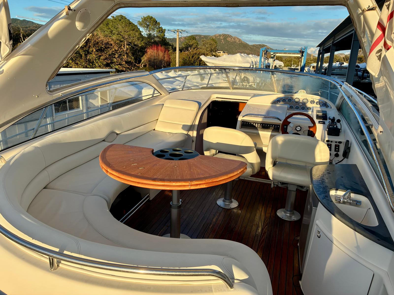 <strong>WINDY</strong></br>40 BORA – Image 9