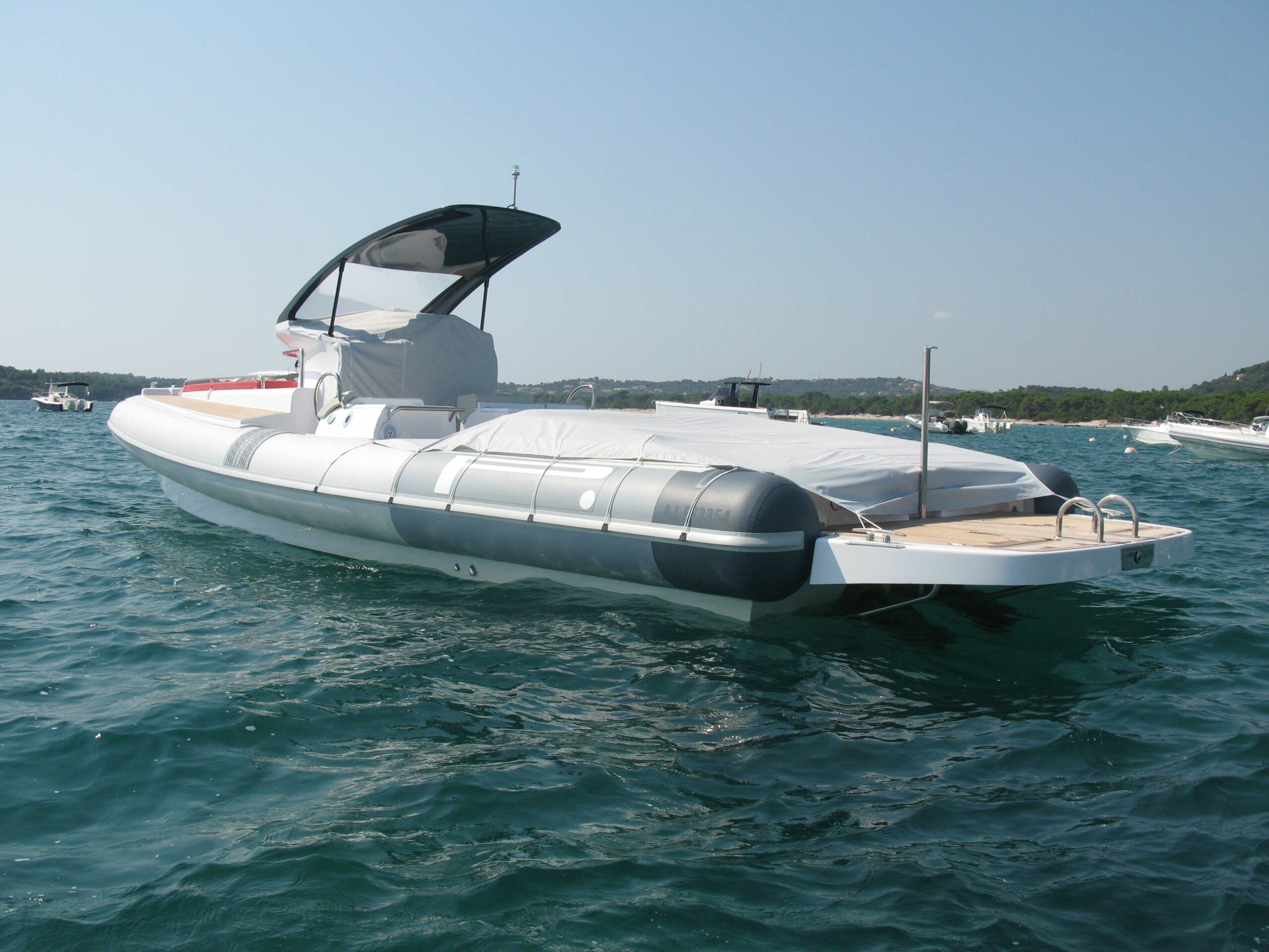 <strong>PIRELLI</strong></br>PZERO 1100 CABIN