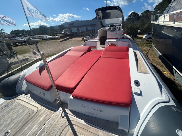 <strong>PIRELLI</strong></br>PZERO 1100 CABIN – Image 5