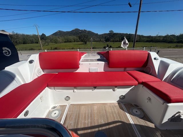 <strong>PIRELLI</strong></br>PZERO 1100 CABIN – Image 7