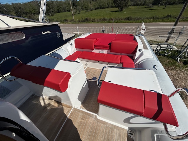 <strong>PIRELLI</strong></br>PZERO 1100 CABIN – Image 8