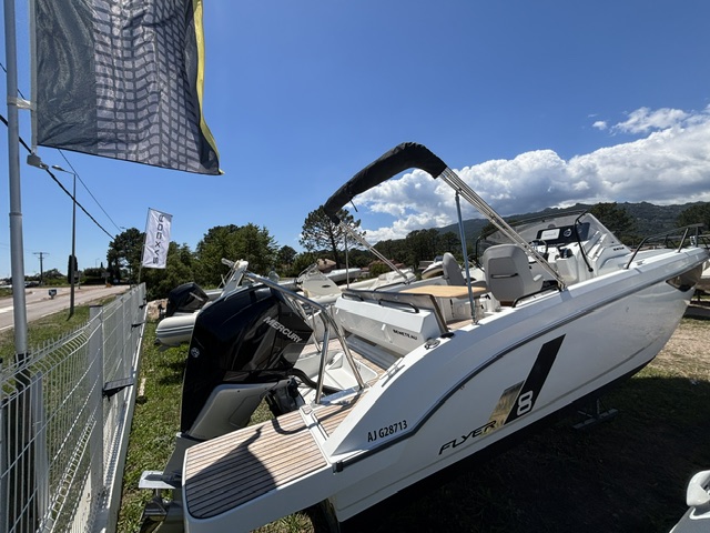 <strong>BENETEAU</strong></br>FLYER 8 SUNdeck – Image 2