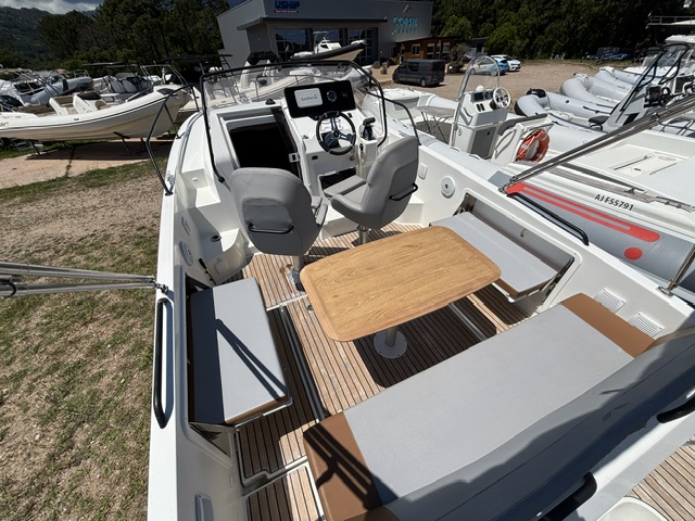 <strong>BENETEAU</strong></br>FLYER 8 SUNdeck – Image 5