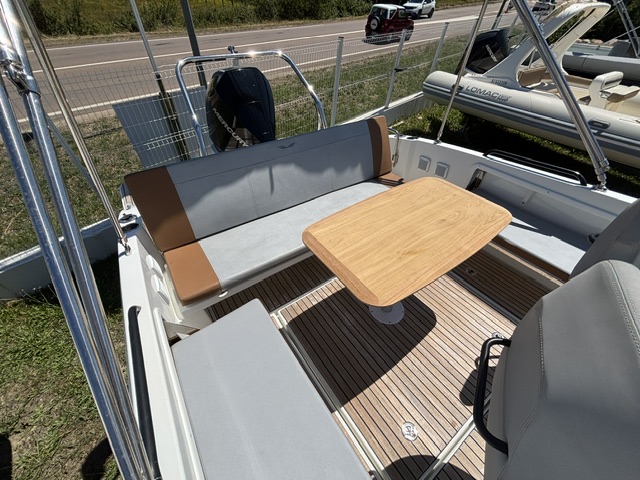 <strong>BENETEAU</strong></br>FLYER 8 SUNdeck – Image 6