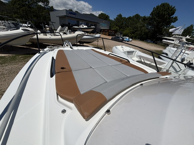 <strong>BENETEAU</strong></br>FLYER 8 SUNdeck – Image 9