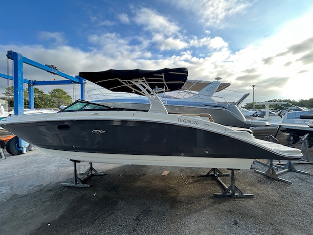 <strong>SEA RAY</strong></br>270 SDX