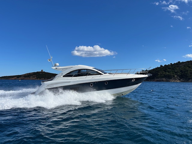 <strong>BENETEAU</strong></br>GRAN TURISMO 44